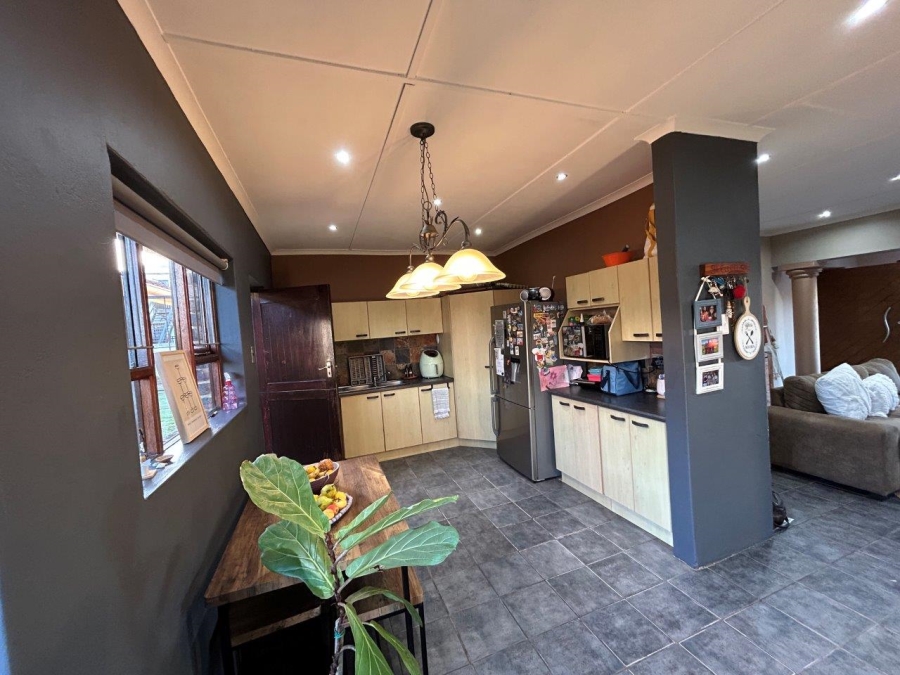 4 Bedroom Property for Sale in Noorsekloof Eastern Cape